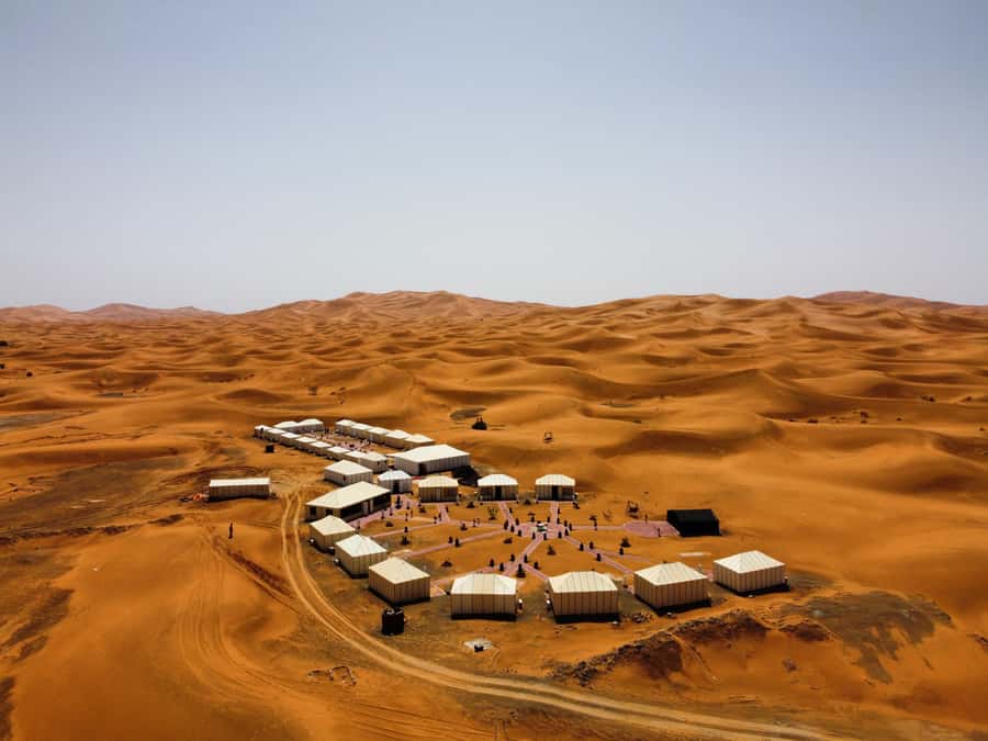Merzouga: Overnight Stay in Luxury Desert Tent with Dinner - Reaching Erg Chebbi and finding the meeting point