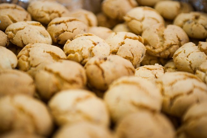 Morning Casablanca: The Medina and Beyond Cultural Walking Tour - Bread, mint tea, and Pâtisserie Bennis