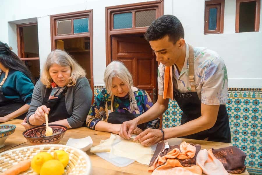Moroccan Food Cooking Class with a Local Chef in Marrakech - What the guides do well
