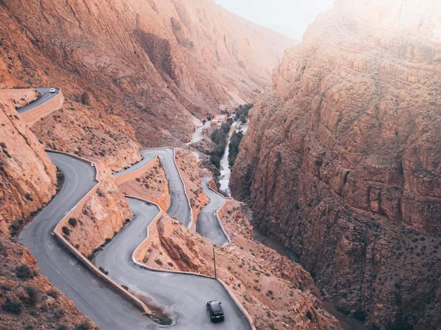 Ouarzazate to Marrakech: 3-Day Desert Tour with Camel Trek - Day 2: Todra Gorge, Tinghir, and the Erg Chebbi dunes