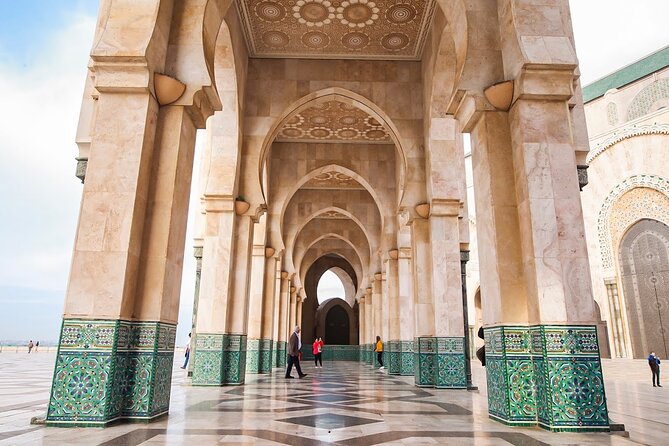 Private Guided Tour of Casablanca Including Mosque Entrance - Dar El Kaid and the optional Moroccan meal