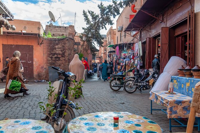 Private Marrakech excursion, camel ride or quad from Casablanca - Derb Fhal Zefriti and traditional daily life