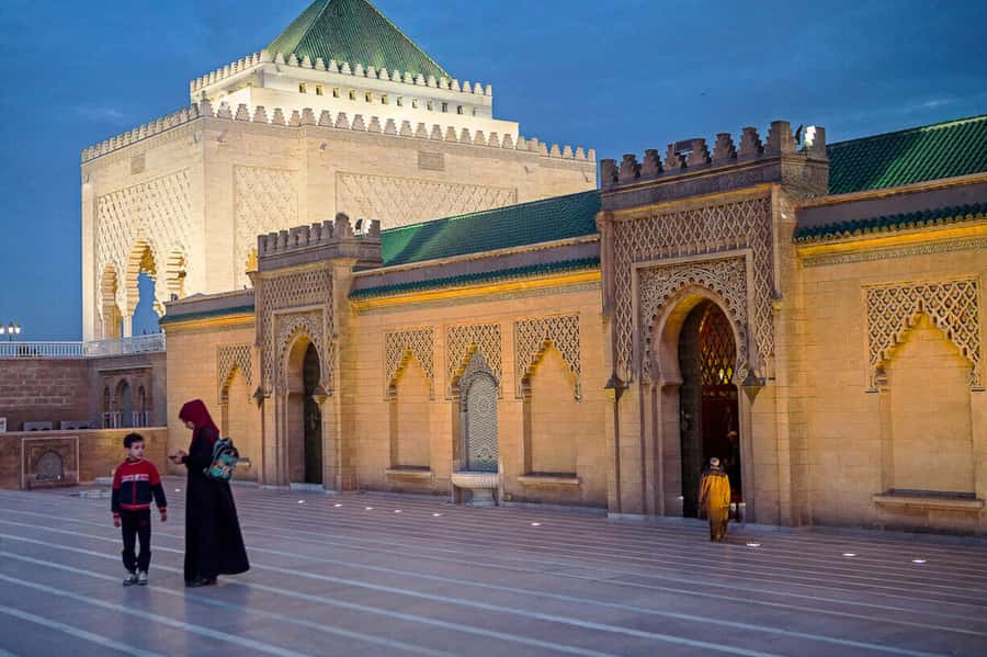 Rabat: Night Tour with traditional Moroccan Dinner - Hassan Tower and the Almohad ambition