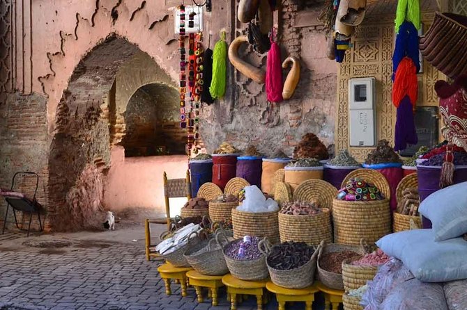 Souks Shopping Tours - Local stories, Arabic words, and mint tea