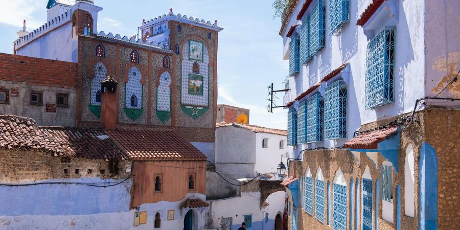 Tangier: Guided Day Trip to Chefchaouen - Shopping Stops and Lunch Choices