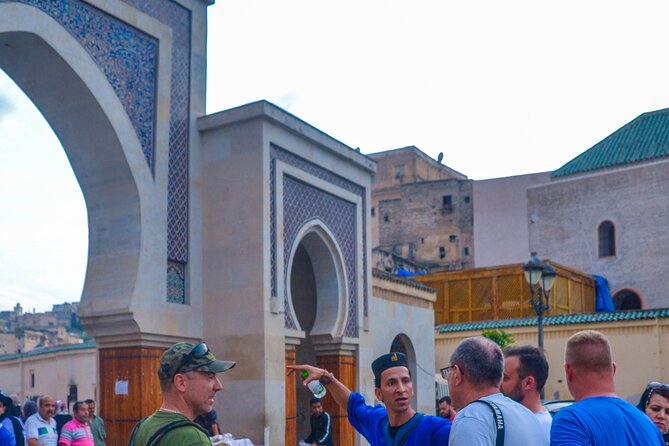 Tour guide in the old city of Fez - Sidi Ahmed Al-Tijani Zawiya