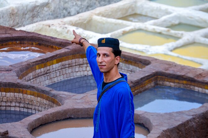 Tour guide in the old city of Fez - Al-Attarine Madrasa and Marinid design