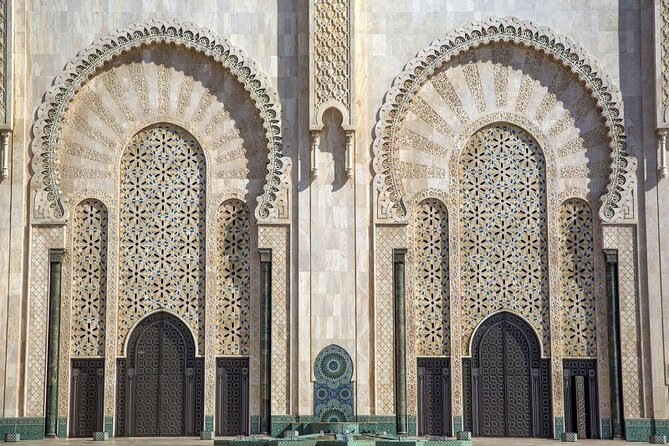 Tour of Casablanca from cruise or hotels, guided tour. - A five-hour introduction to Casablanca