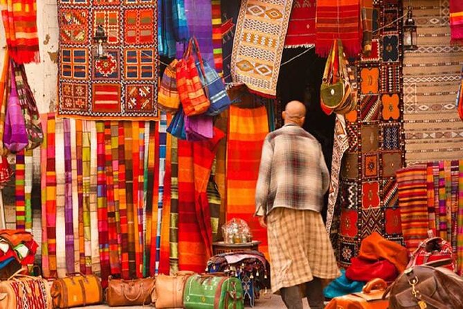 Traditional Souks Shopping Private Tour in Casablanca - Entering the Old Medina with a local guide