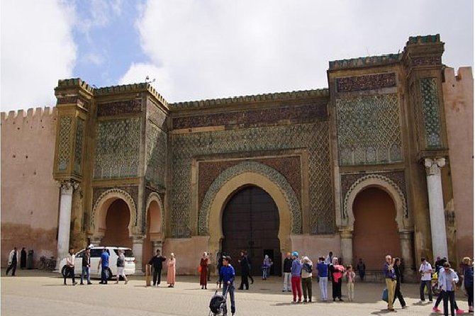 Volubilis, Moulay Idriss & Meknes Excursion from Fez - The ride from Fez and the Sidi Chahed stop